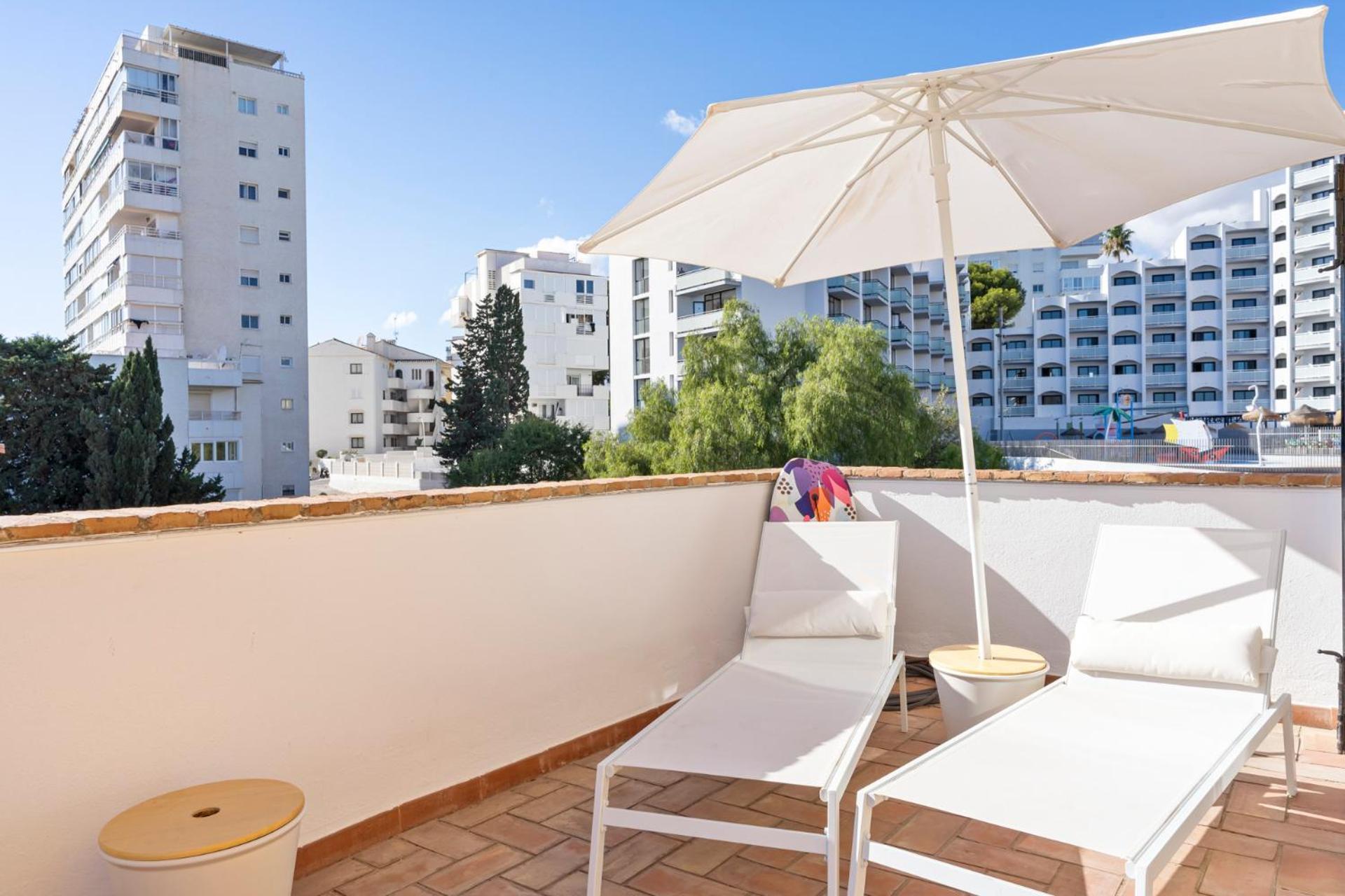 Penthouse In Costa, - Seaview - Pool - 40m2 Private Terrace - One Bedroom - Sleeping Alcove