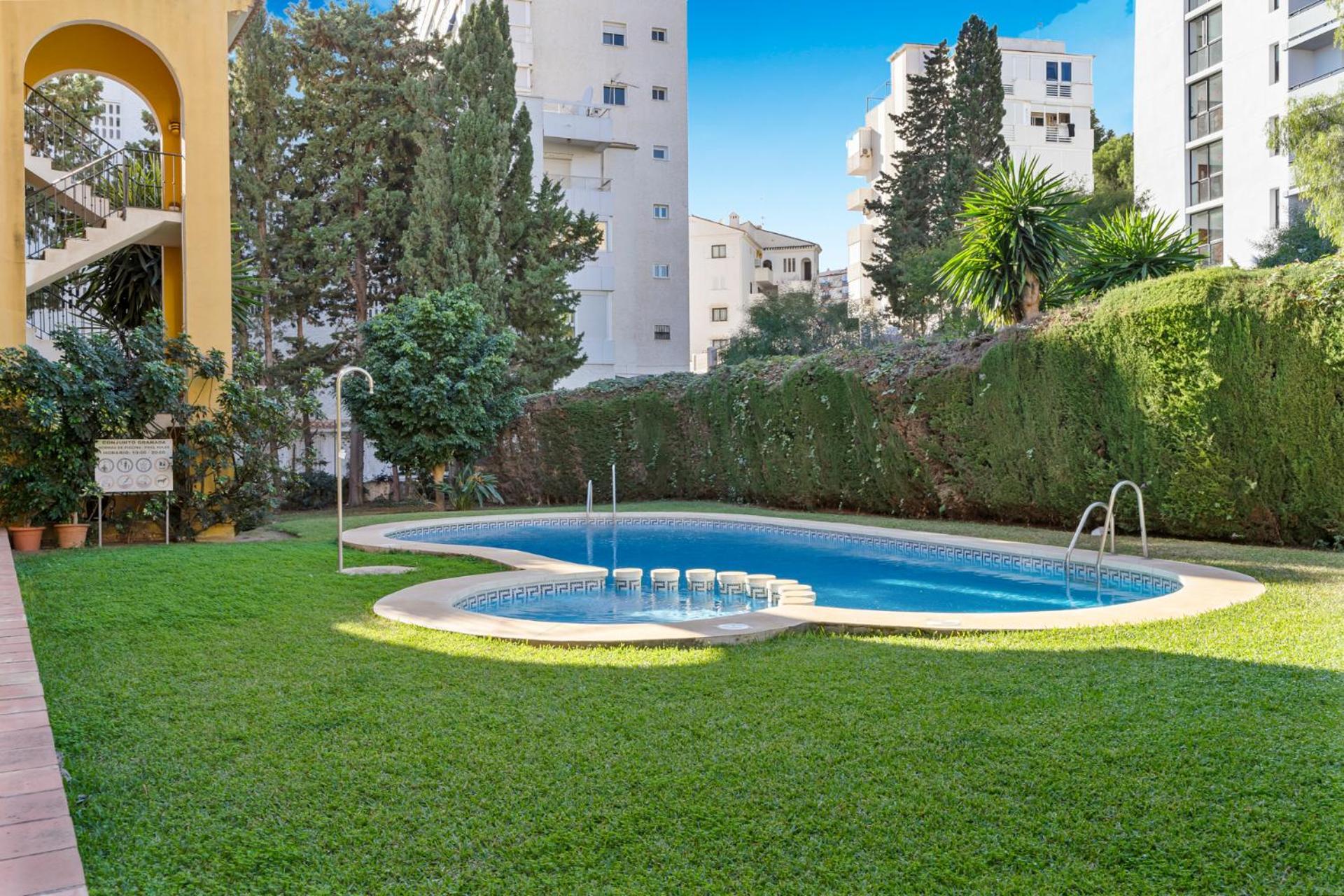 Penthouse In Costa, - Seaview - Pool - 40m2 Private Terrace - One Bedroom - Sleeping Alcove Holiday home Benalmadena