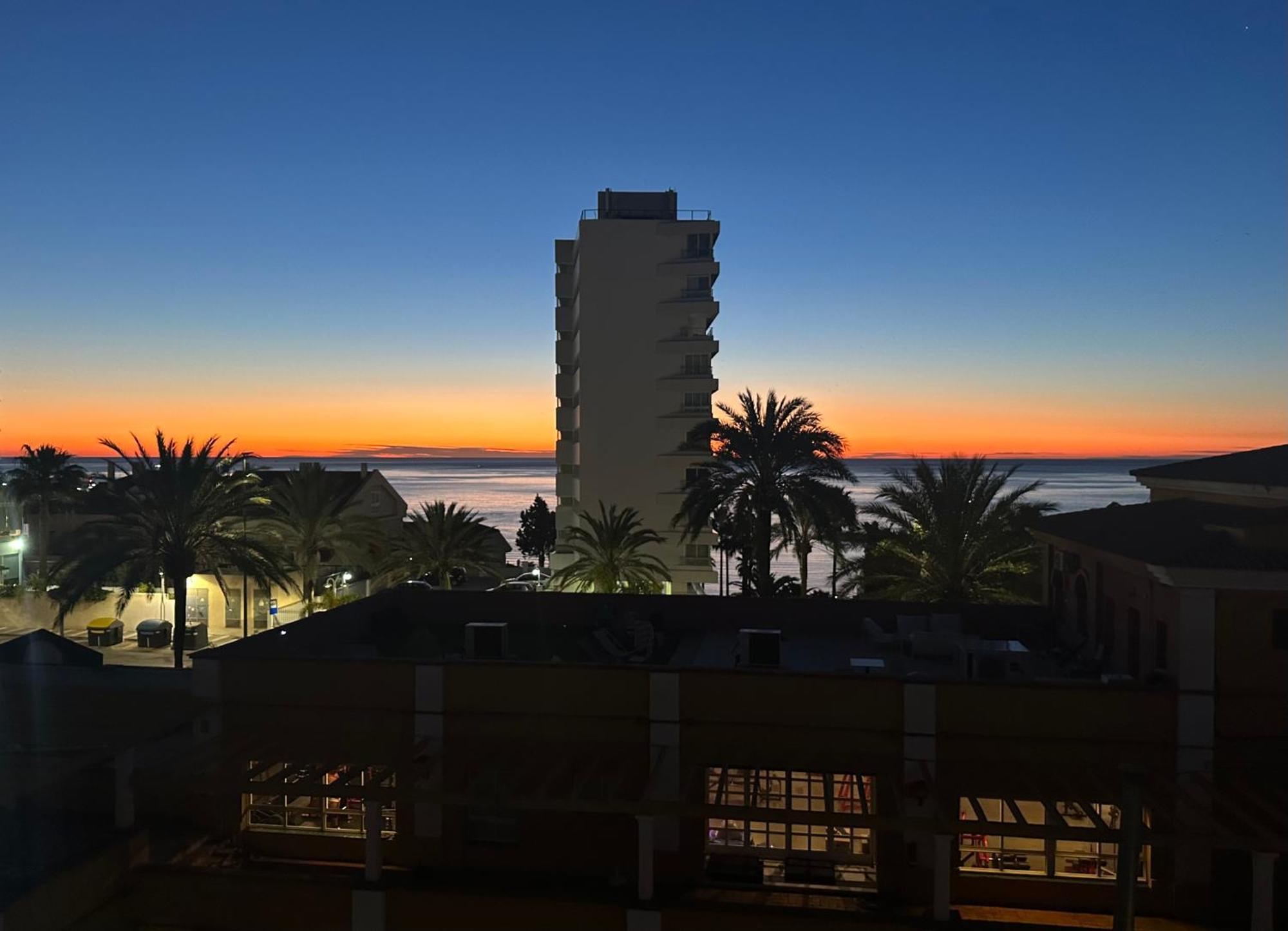 Penthouse In Costa, - Seaview - Pool - 40m2 Private Terrace - One Bedroom - Sleeping Alcove Holiday home