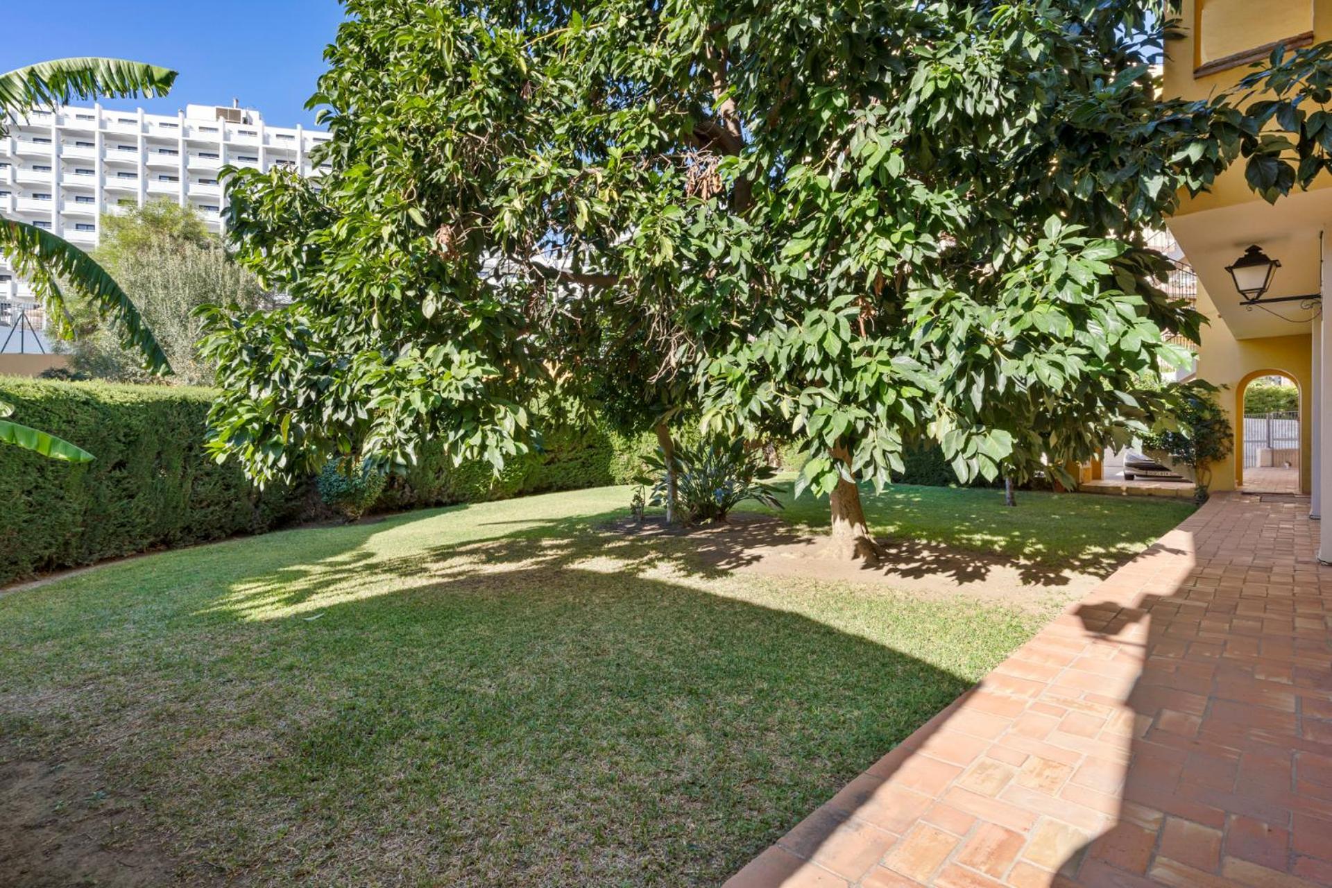 Penthouse In Costa, - Seaview - Pool - 40m2 Private Terrace - One Bedroom - Sleeping Alcove Benalmadena